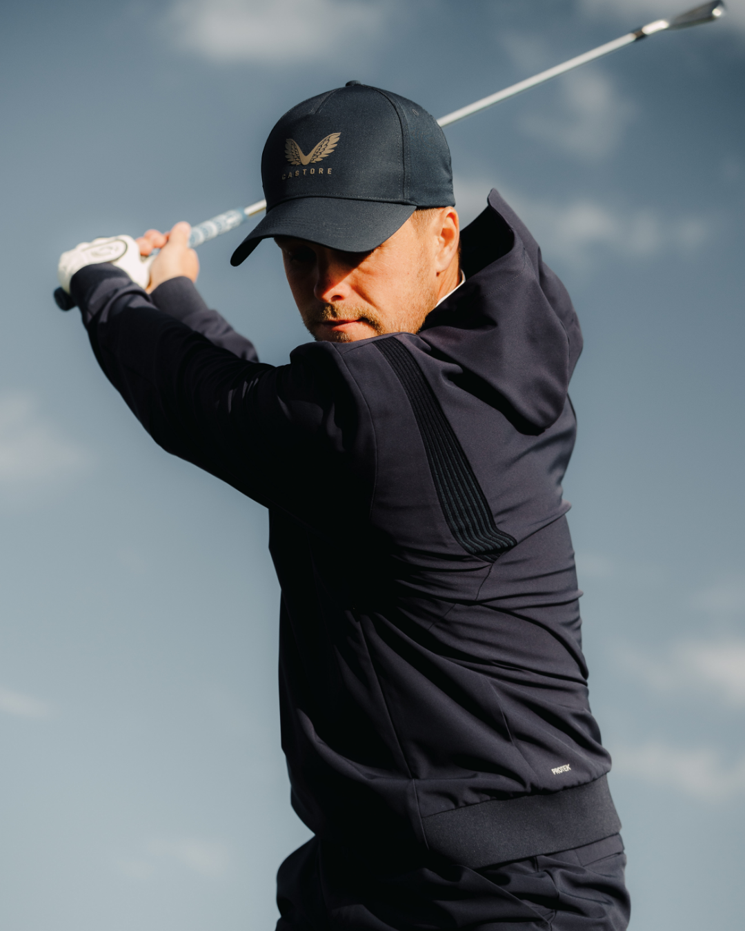 GOLF PINNACLE PERFORMANCE HOODIE - MIDNIGHT NAVY