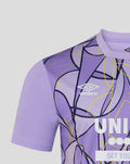 Close up of lavender Rangers third goalkeeper shirt shoulder showing an abstract graphic pattern and white Umbro logo.