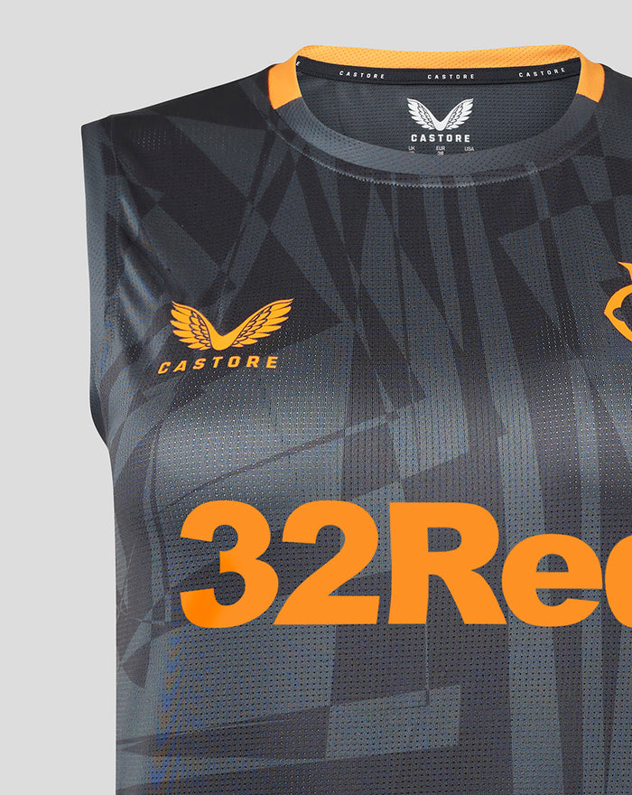 Close-up of front chest on grey training vest showing orange 32Red sponsor and Castore logo.