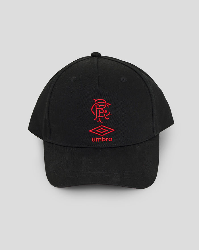 Black junior travel cap with red embroidered crest and Umbro logo on the front.